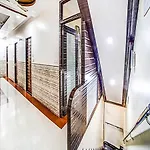 Fabhotel Glorify Palace - Nr Mumbai International Airport