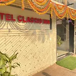 Hotel Classio Inn - Near Kokilaben Hospital, Andheri West Mumbai