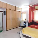 Spacious Private Room Amidst The City