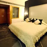 Peninsula Grand