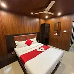 Hotel Borivali Executive - Near Borivali Railway Station