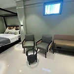 Hotel Mumbai House, Malad