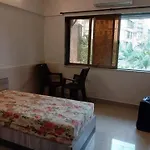 Khar West : 10 Th Road