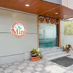Fabhotel The Mint