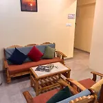Pinaki Comfort Stay, Vile Parle