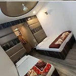 Hotel Broadway Colaba
