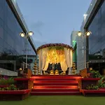 Hotel Kohinoor Continental,Airport