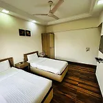 Maxxvalue - Service Apartment Marol