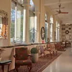 Elphinstone Hotel