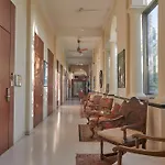 Elphinstone Hotel