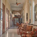 Elphinstone Hotel
