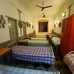 Hostel Vasantashram Csmt Mumbai, Free Wifi With 1940S Retro Vibe