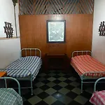 Hostel Vasantashram Csmt Mumbai, Free Wifi With 1940S Retro Vibe
