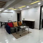 3Br Service Apartment In Parel