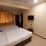 Hotel Rigga Inn Kokilaben Dhirubhai Ambani Hospital