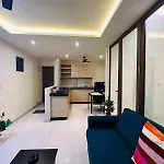 1Br Service Apartment In Bkc By Florastays