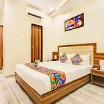 Glitz Hotels Axis International - Nr Iit Bombay & T2