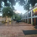 Hotel Moon Lite Residency - Marve Road Malad West