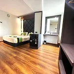 Glitz Hotels The Pacific - Nr Solitaire Corporate Park