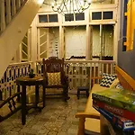 Gosolo Stays Bandra Hostel
