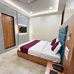 Hotel National - Grant Road