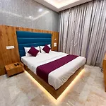 Hotel National - Grant Road
