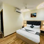 Glitz Hotels Riza - Nr Nesco Bombay Exhibition Centre Goregaon