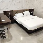 Hotel Comfy Inn