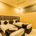 Hotel Golden Crown
