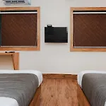 Fabhotel Airport Palace - Nr Mumbai International Airport
