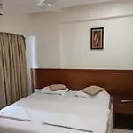 Premium 2 Bedrooms Apartment In Prabhadevi