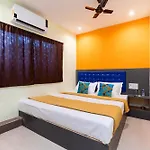 Hotel Shera Residency