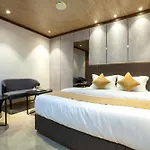 Hotel Nexus Inn - Near Nesco