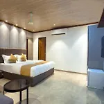 Hotel Nexus Inn - Near Nesco