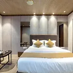 Hotel Nexus Inn - Near Nesco