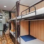 Golden Sands Dormitory And Single Ac Rooms