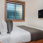 Fabhotel Airport Palace - Nr Mumbai International Airport