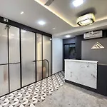 Apex Stay Rooms & Dormitory