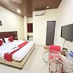 Fabhotel Kailash Park