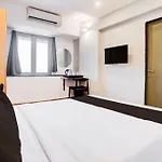 Super Townhouse Khar The Unicontinental
