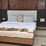 Hotel Crystal Park Near Nesco Exhibition Center