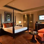 Taj Santacruz