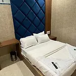 Fabhotel Platinum Inn