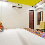 Fabexpress Versova Residency - Nr Kokilaben Hospital