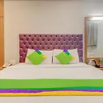 Fabhotel Cruz Royale