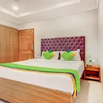 Fabhotel Cruz Royale
