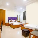 Fabhotel Cruz Royale