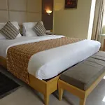 Ascot Hotel
