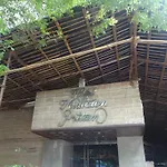 Hotel Midtown Pritam