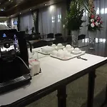 Hotel Midtown Pritam